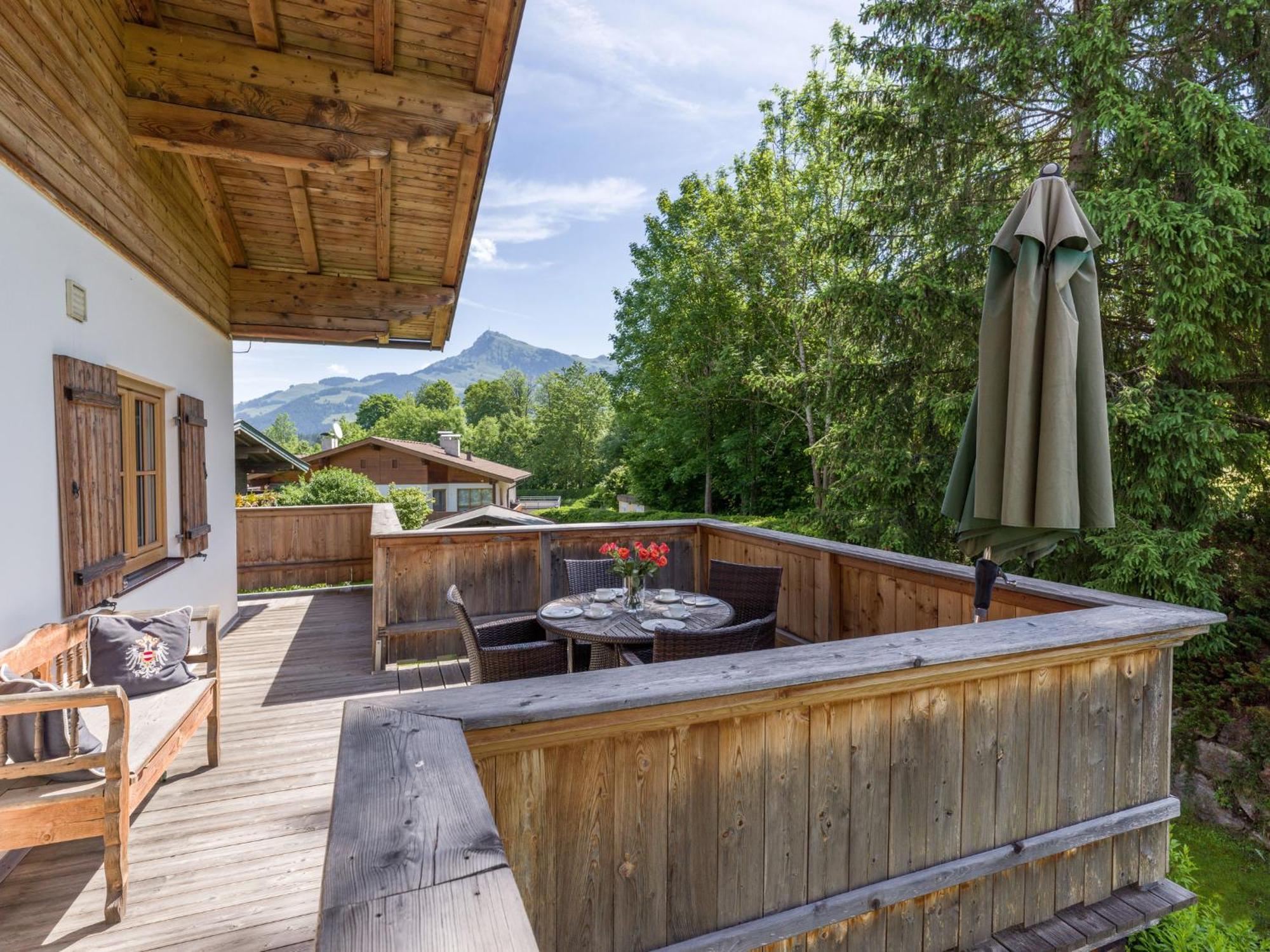 Landhaus Kitzhorn Appartement Hahnenkamm - By Nv-Appartements Kitzbuhel Exterior photo